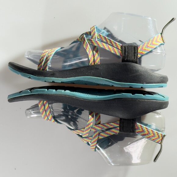 CHACO Kid's Juniors Z/Cloud Sandals Adjustable Straps Vibrant Pattern Size 5 - Picture 9 of 13